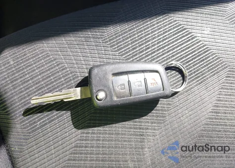 2015 Nissan Rogue S z USA, uszkodzony, nr VIN 5N1AT2MKXFC864348